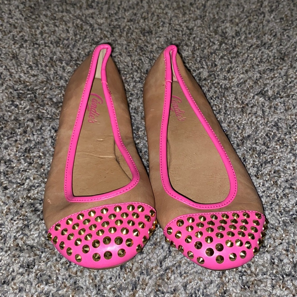 Nude and hot pink flats